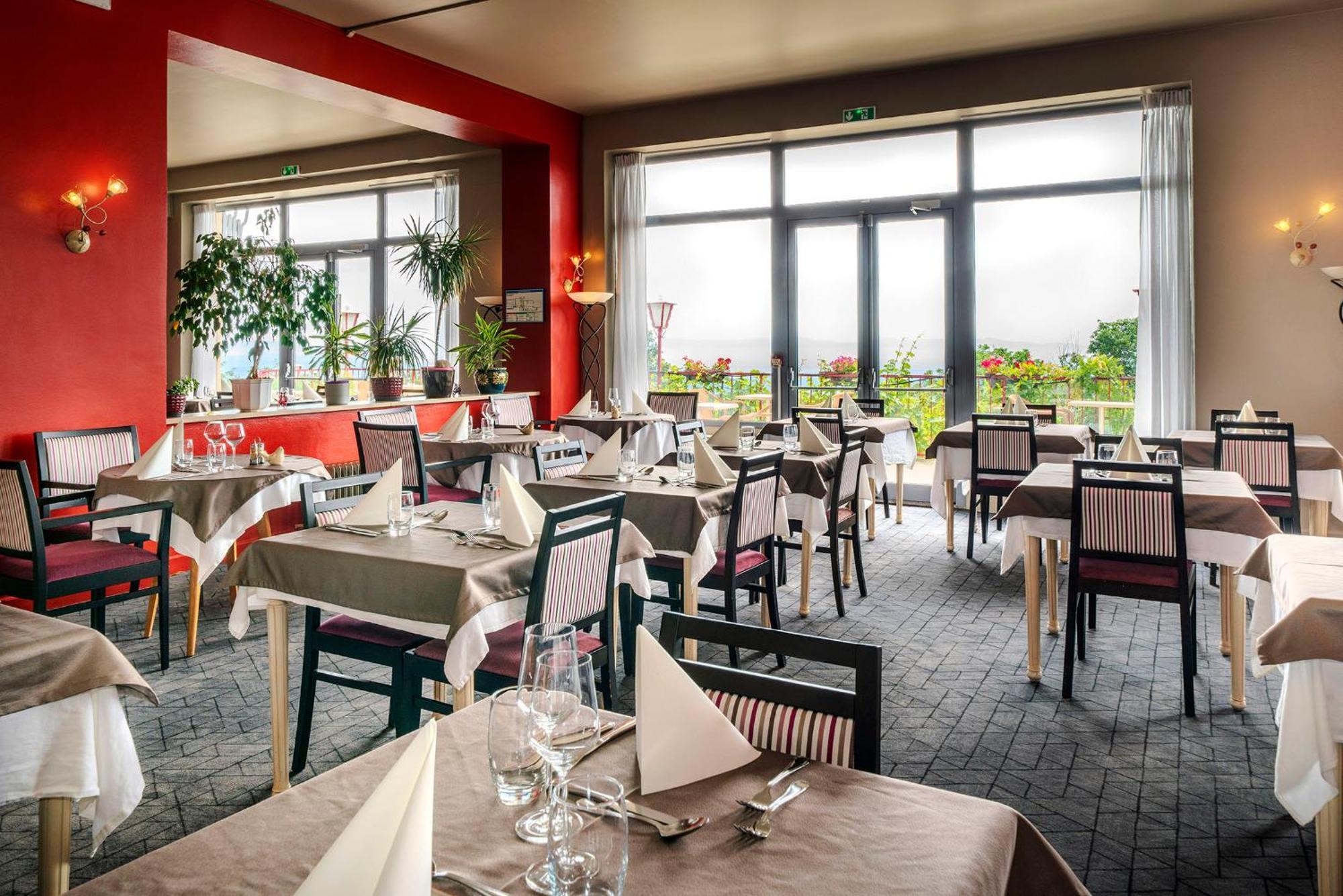 Alexain Hotel Restaurant & Wellness - Colmar Ouest Trois-Epis Exterior photo